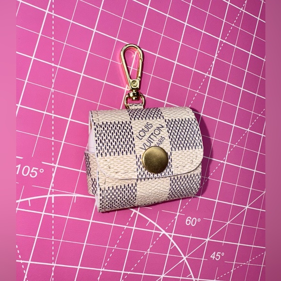 💖 Upcycled LV Damier Azure AirPod case Pro; Pro 2; 3rd Gen; 2nd Gen; - Picture 4 of 16